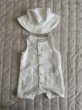 SHEIN Baby White Textured Romper & Sun Hat Set 1-3M NWOT